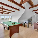 Casa vacanze Twelve-bedroom In *
