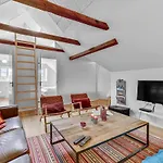 Twelve-bedroom In Ulfborg