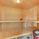 Semesterbostad Twelve-bedroom In