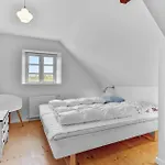 Twelve-bedroom In Semesterbostad *