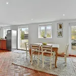 Twelve-bedroom In Semesterbostad *