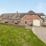 Twelve-bedroom In *