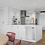 Twelve-bedroom In Semesterbostad