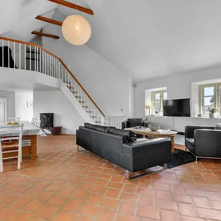 Twelve-Bedroom Accommodation In Ulfborg Tatil Evi