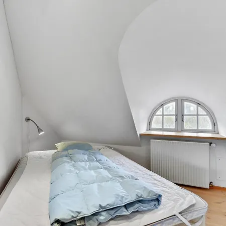 Twelve-Bedroom Accommodation In Ulfborg *