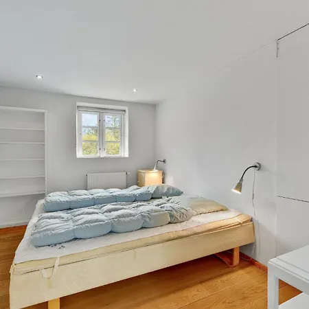 Twelve-Bedroom Accommodation In Ulfborg *