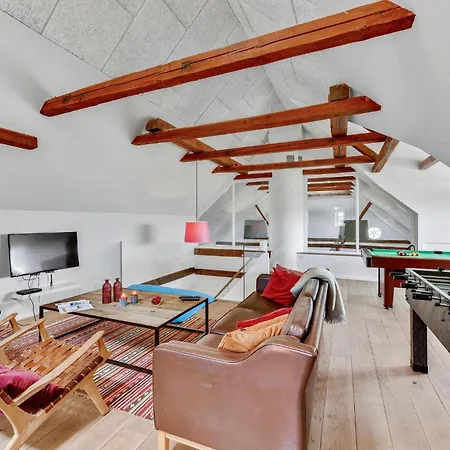 Twelve-Bedroom Accommodation In Ulfborg *