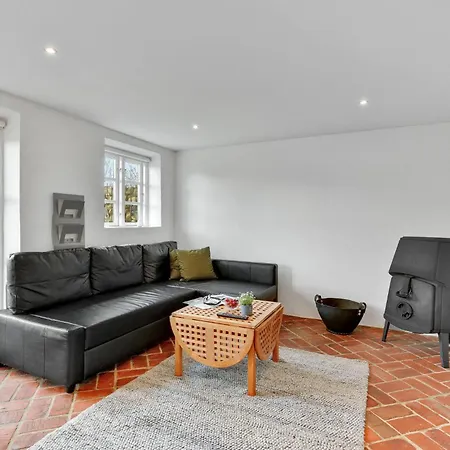 Twelve-Bedroom Accommodation In Ulfborg Tatil Evi *