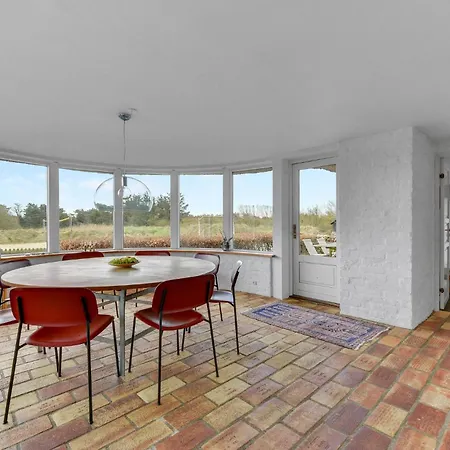 Twelve-Bedroom Accommodation In Ulfborg *