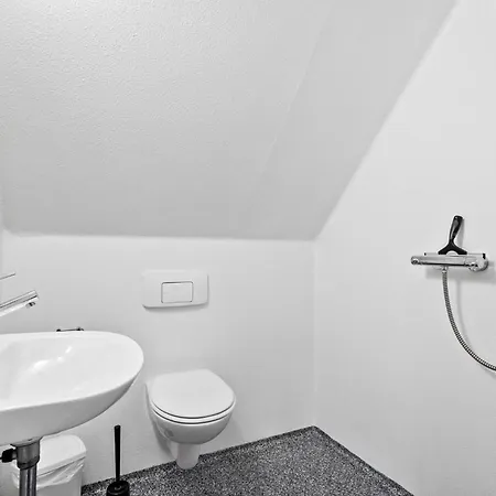 Twelve-Bedroom Accommodation In Ulfborg Tatil Evi *