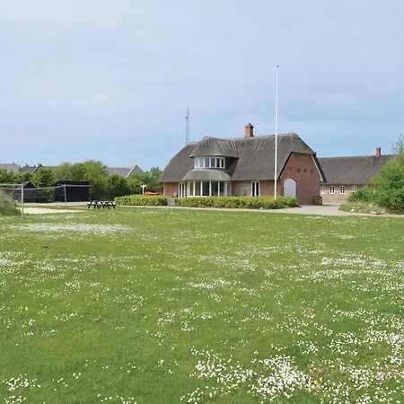 Twelve-bedroom In Ulfborg *