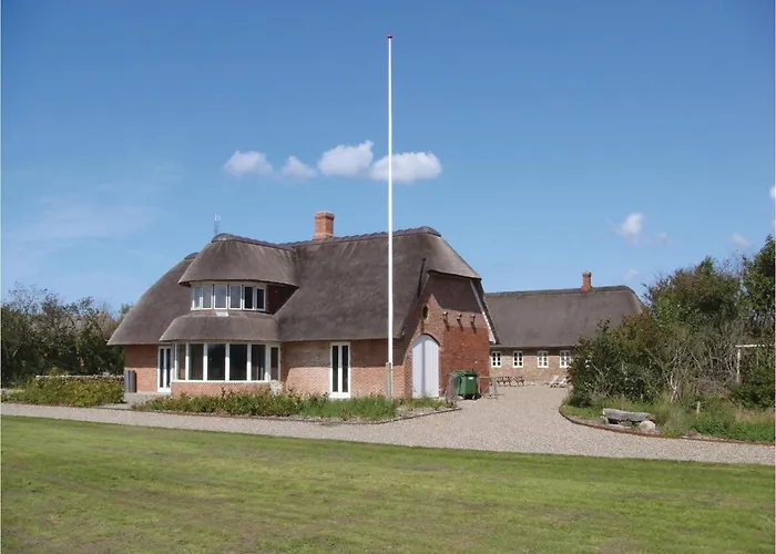 Dom wakacyjny Twelve-bedroom In