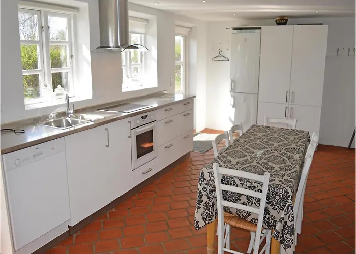 Twelve-bedroom In